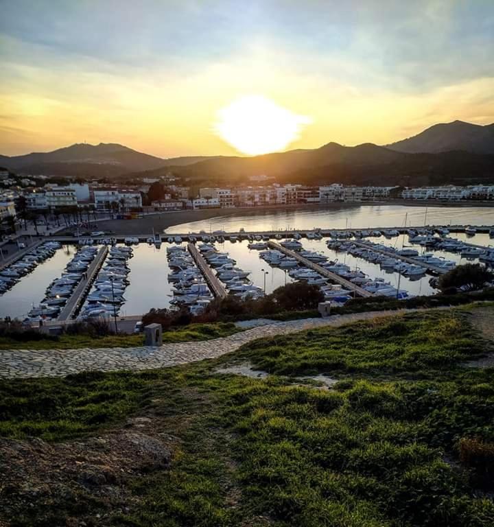 Ferienwohnung Port De Llanca , La Miranda Exterior foto